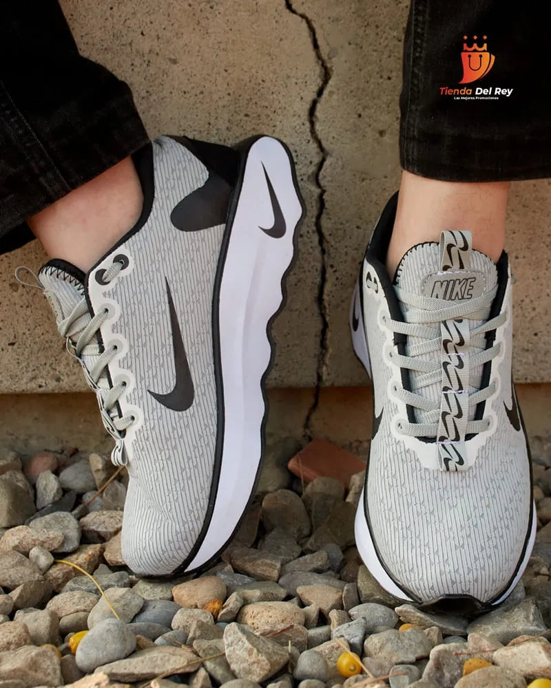 Nike Motiva AAA